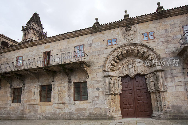 圣地亚哥德孔波斯特拉 Obradoiro 广场的大学校长